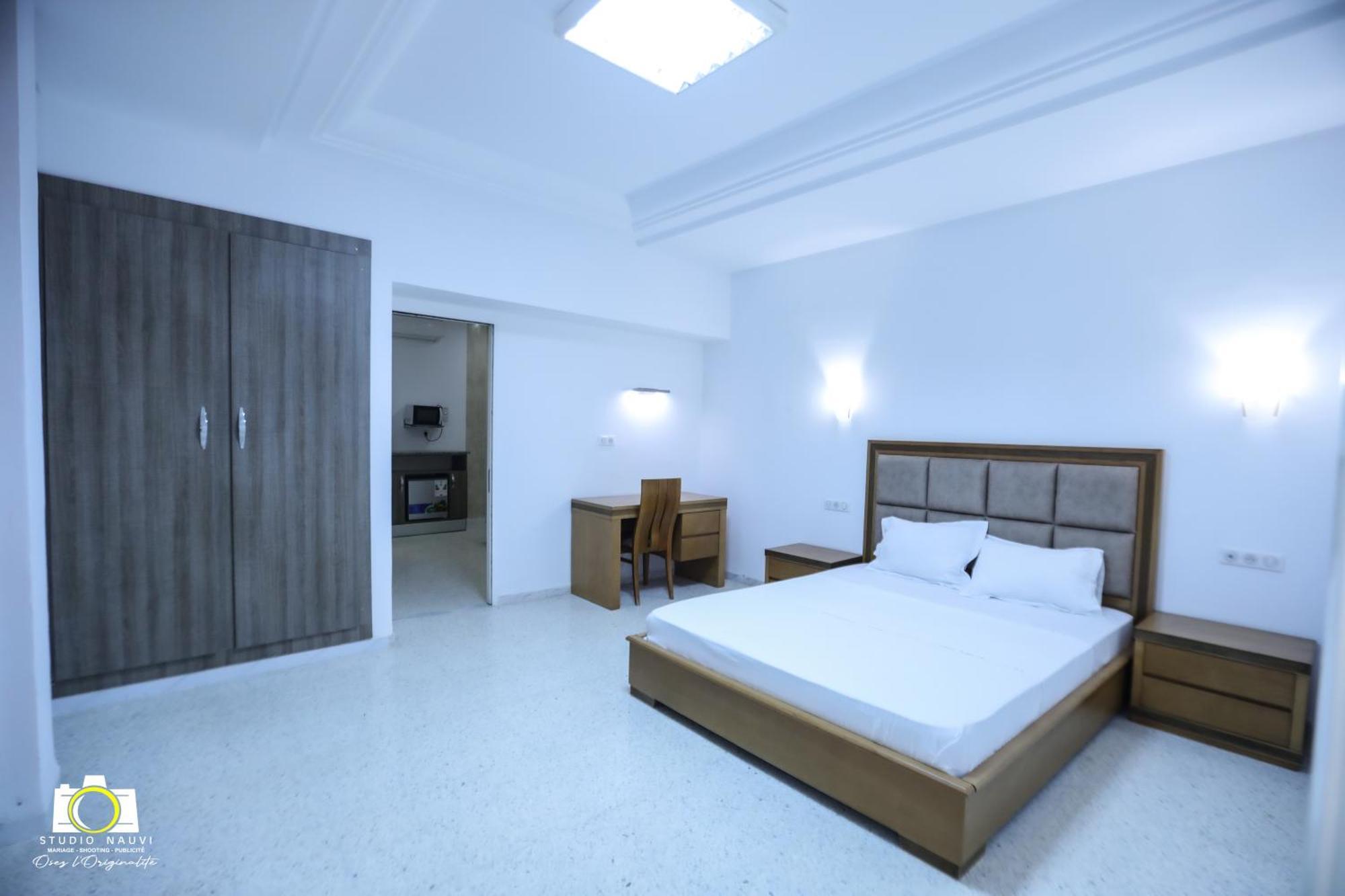 Immeuble Gazbar Apartment Gabes Bagian luar foto